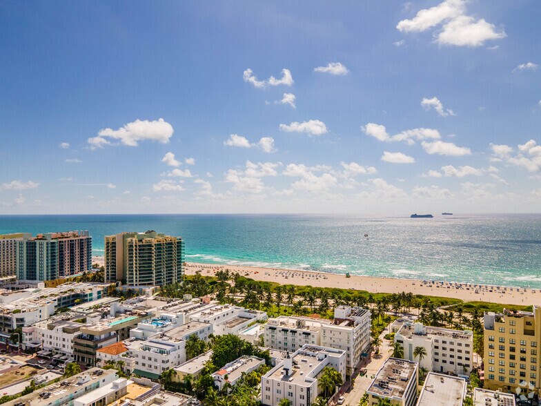 More Photos Of 1412 Ocean Dr, Miami Beach Restaurant For Lease