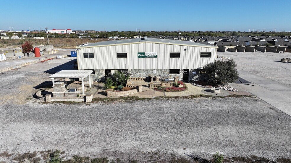 More Photos Of 2725 Prestige Rd, Fort Worth Warehouse For Lease