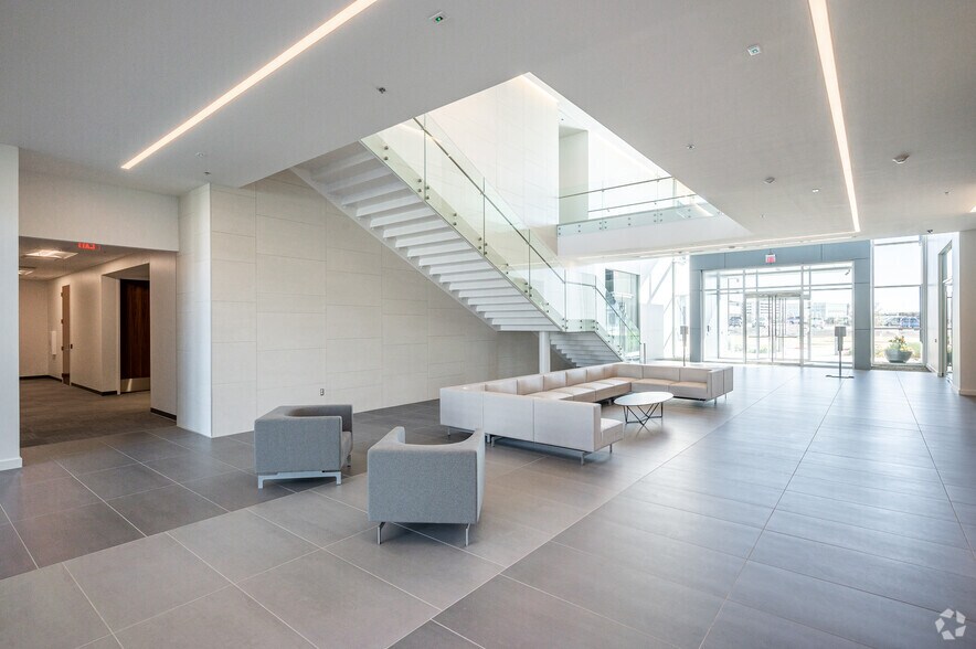 More Photos Of 8261 Belleview Dr, Plano Loft Creative Space For Lease