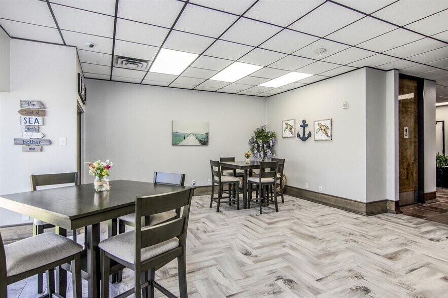 More Photos Of , Kemah Office For Sale