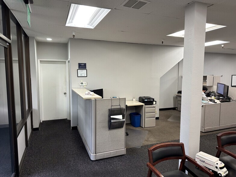 More Photos Of 8581 23rd Ave, Sacramento Warehouse For Sale