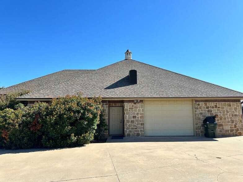 More Photos Of 441 Lone Star Dr, Abilene Office For Lease