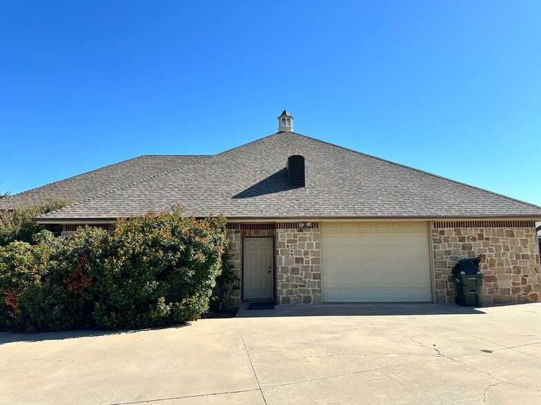 More Photos Of 441 Lone Star Dr, Abilene Office For Sale
