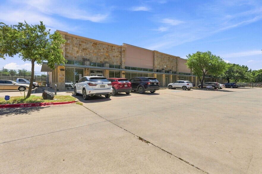 More Photos Of 11055 N IH-35, Austin Storefront For Lease