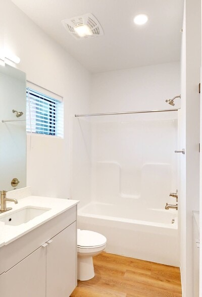 More Photos Of 6115 Nieman Rd, Shawnee Apartments For Sale