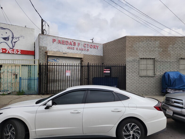 More Photos Of 4365 Wall St, Los Angeles Manufacturing For Sale