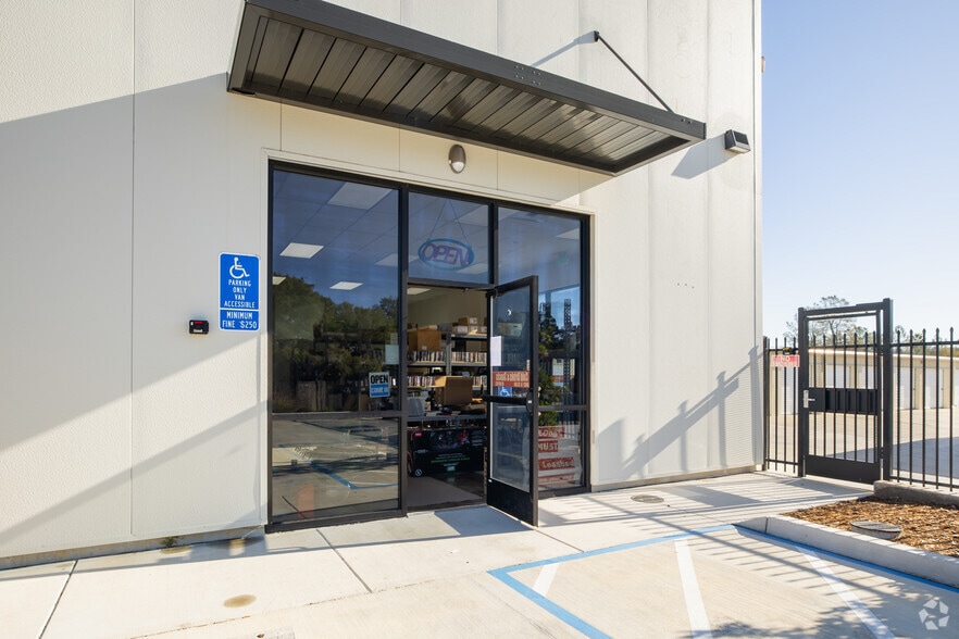 More Photos Of 4395 Business Dr, Cameron Park Self Storage For Sale