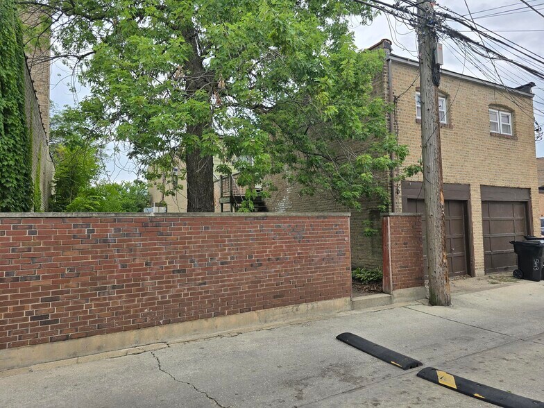 More Photos Of 5638 N Western Ave, Chicago Apartments For Sale