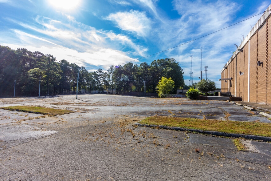 More Photos Of 2288 Fairburn Rd, Atlanta Religious Facility For Sale