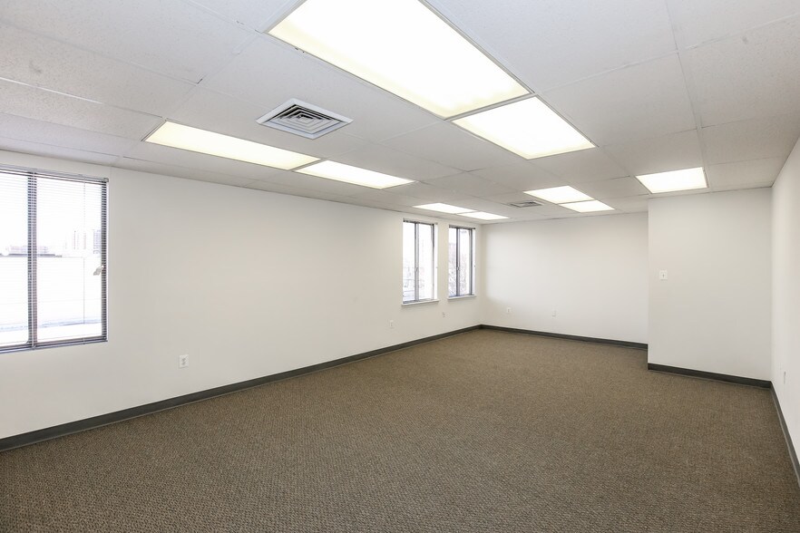 More Photos Of 5020 Nicholson Ct, Rockville Warehouse For Lease