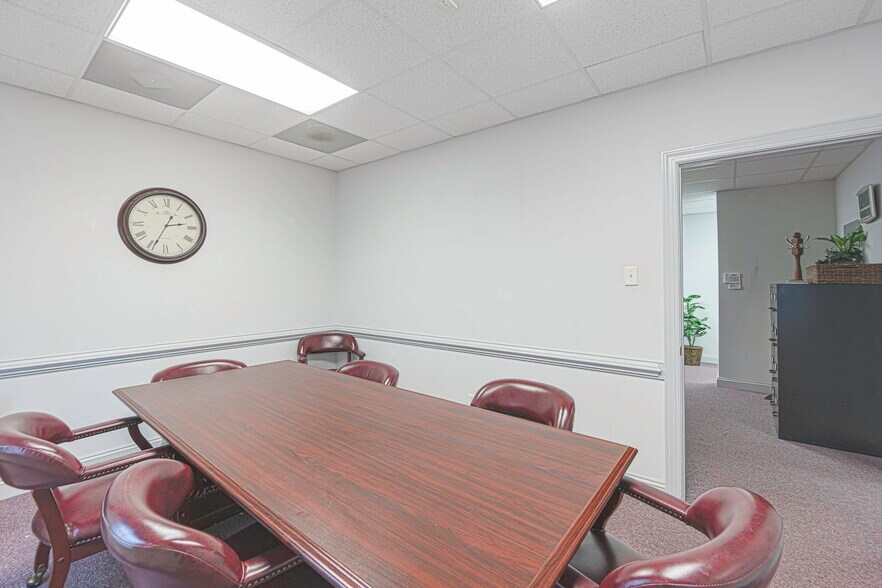 More Photos Of 10310 Memory Ln, Chesterfield Office For Sale