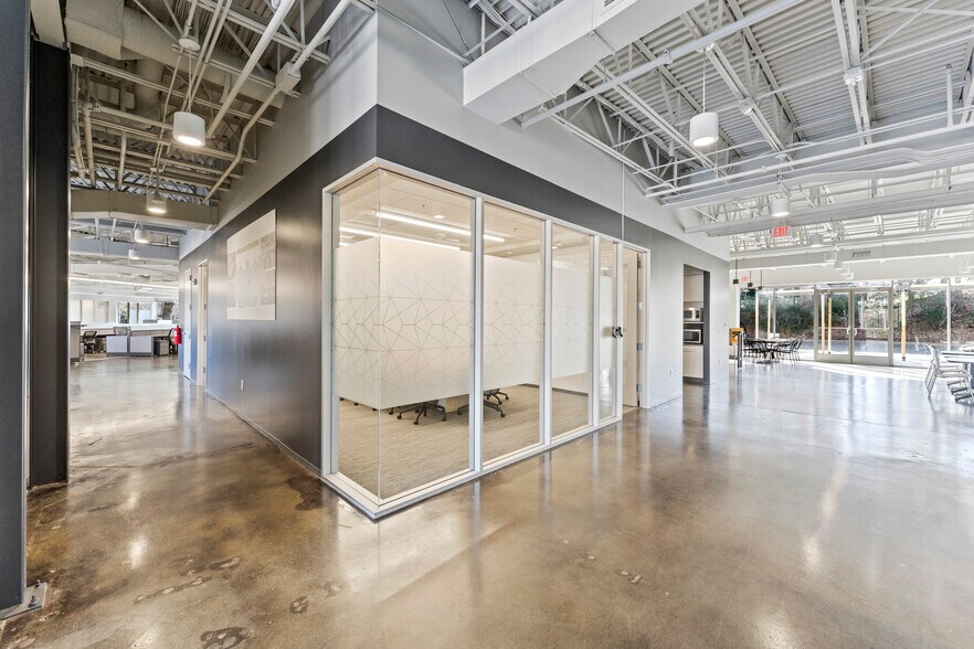 More Photos Of 5520 Capital Center Dr, Raleigh Office For Sale