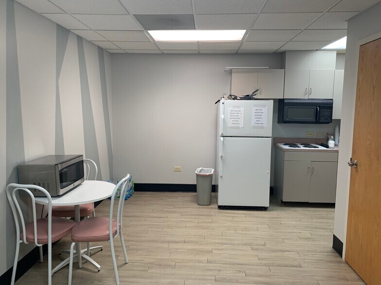 More Photos Of 8415 Pineville-matthews Rd, Charlotte Office For Sale