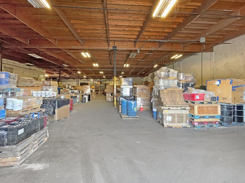More Photos Of 1915 S Corgiat Dr, Seattle Warehouse For Sale