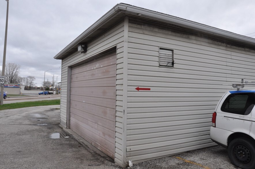 More Photos Of 1377-1395 Lauzon Rd, Windsor Auto Dealership For Sale