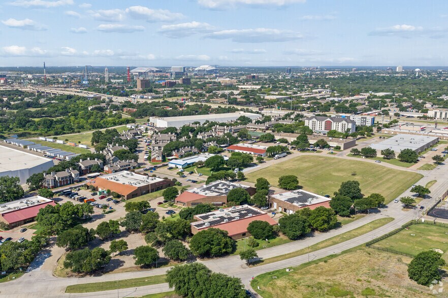 More Photos Of 801-815 Greenview Dr, Grand Prairie Unknown For Lease