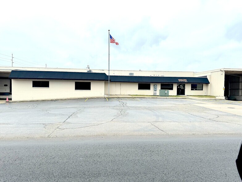 More Photos Of 55169 County Road 3, Elkhart Manufacturing For Lease