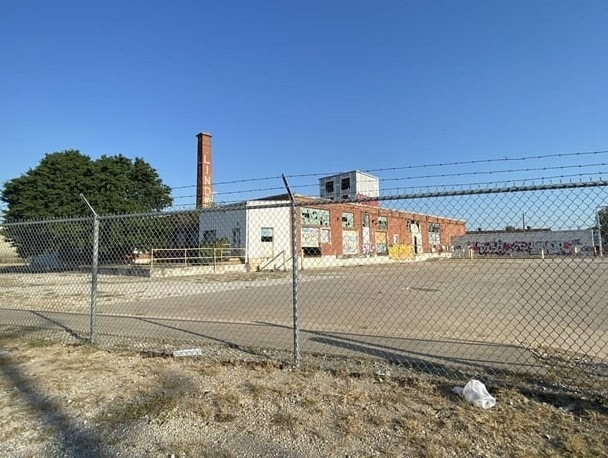Primary Photo Of 1011 N Lewis Ave, Tulsa Distribution For Lease