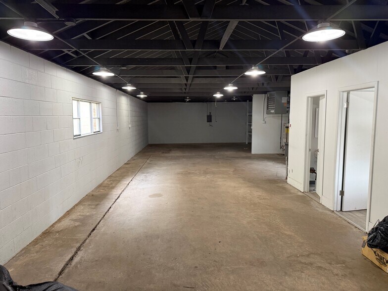 More Photos Of 202 S. 13th Ave. St. Charles Il. 60174 Ave, St Charles Flex For Lease