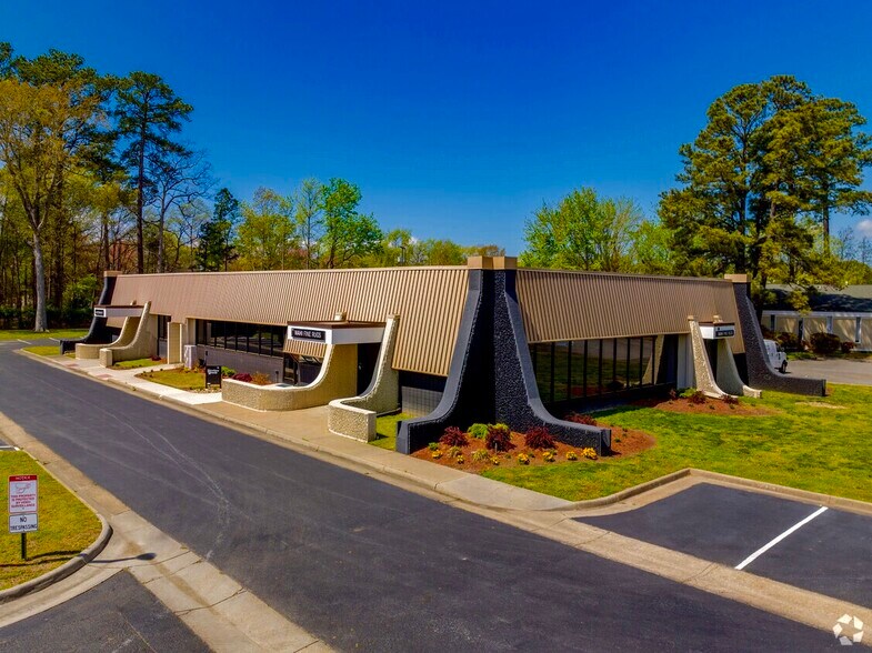 More Photos Of 11719-B Jefferson Ave, Newport News Unknown For Lease