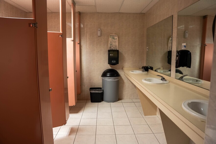 More Photos Of 1021 Watervliet Shaker Rd, Schenectady Office For Lease