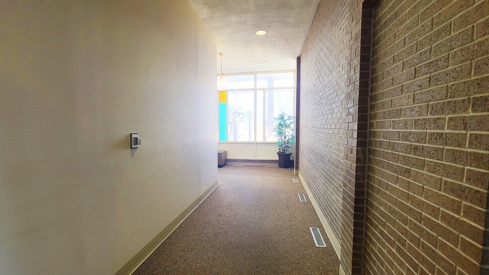 More Photos Of 710 W 8th St, Fort Scott Office For Sale