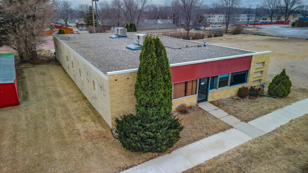 More Photos Of 411 S State St, Fairmont Light Distribution For Sale