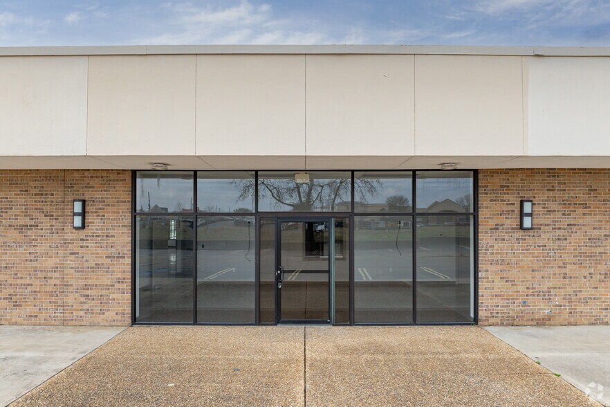 More Photos Of 1355 Louisville Ave, Monroe Office For Sale