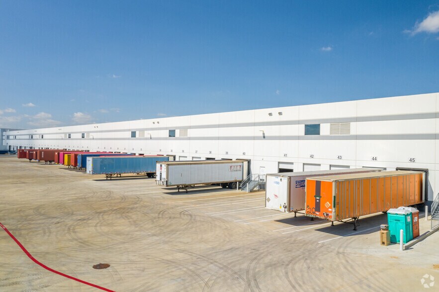 More Photos Of 4000 Dale Earnhardt Way, Northlake Distribution For Lease
