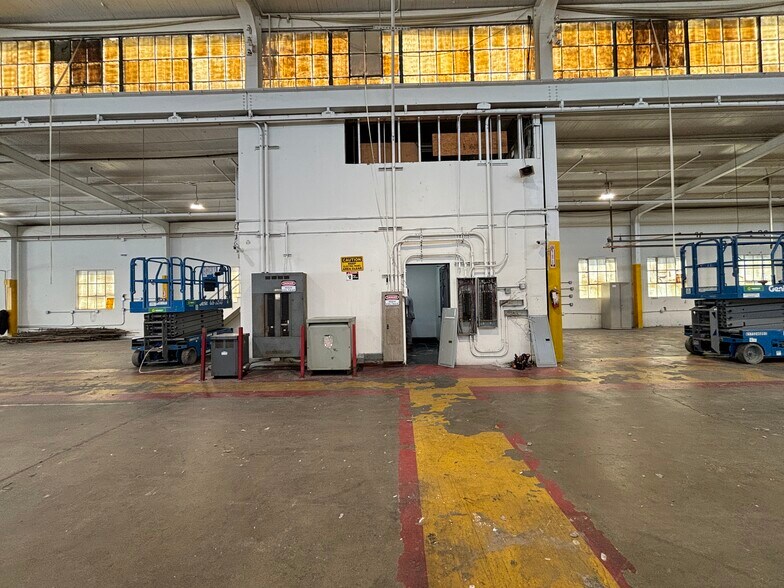More Photos Of 3850 Santa Fe Ave, Vernon Manufacturing For Lease