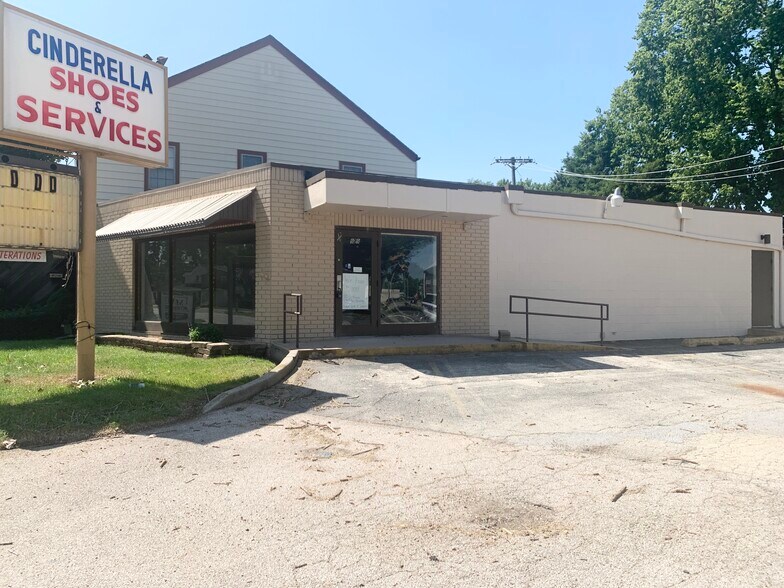 Primary Photo Of 929 N 5th Ave, Kankakee Storefront Retail Office For Sale