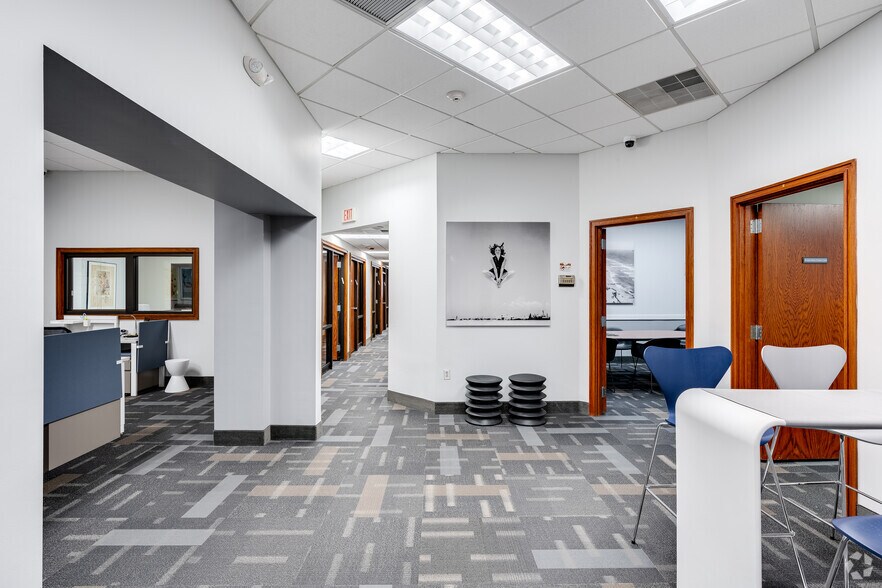 More Photos Of 1511 Walnut St, Philadelphia Office For Lease