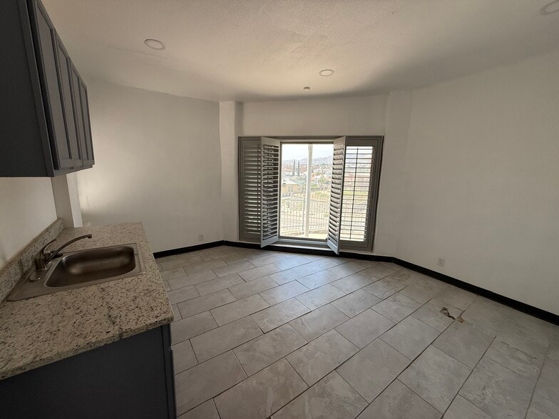 More Photos Of , El Paso Office For Sale