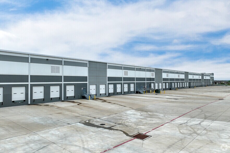 More Photos Of 2801 N State Highway 78, Wylie Warehouse For Lease