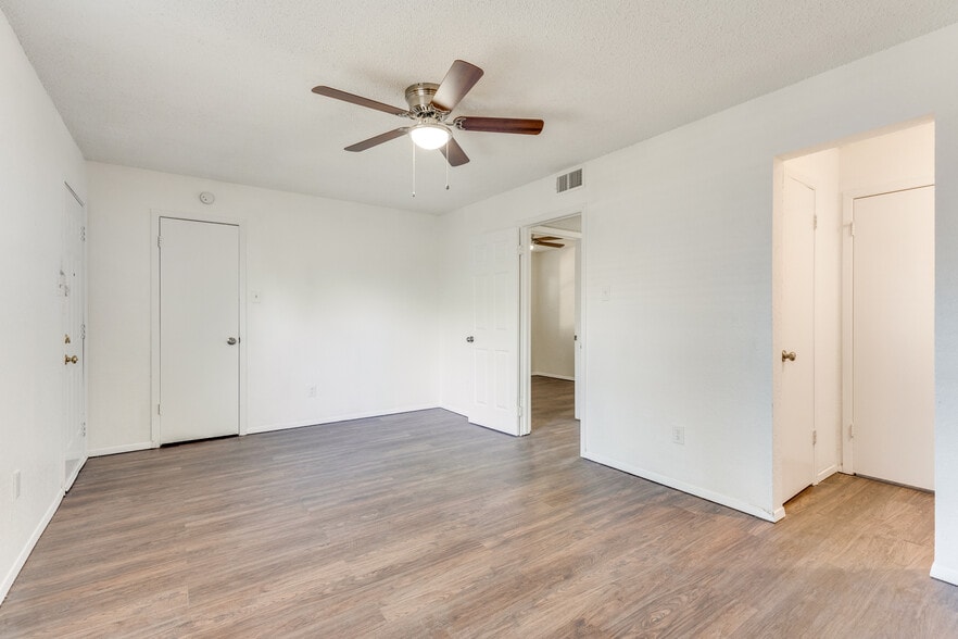 More Photos Of 3600 Hulen Park Cir, Fort Worth Multifamily For Sale