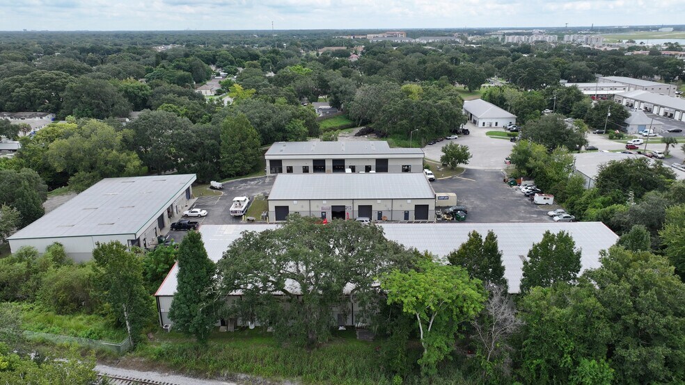 More Photos Of 1700-1708 Kelley Ave, Kissimmee Warehouse For Lease