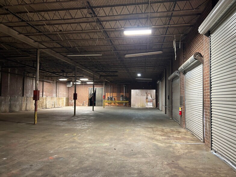 More Photos Of 503 11th Ave, Dalton Manufacturing For Sale
