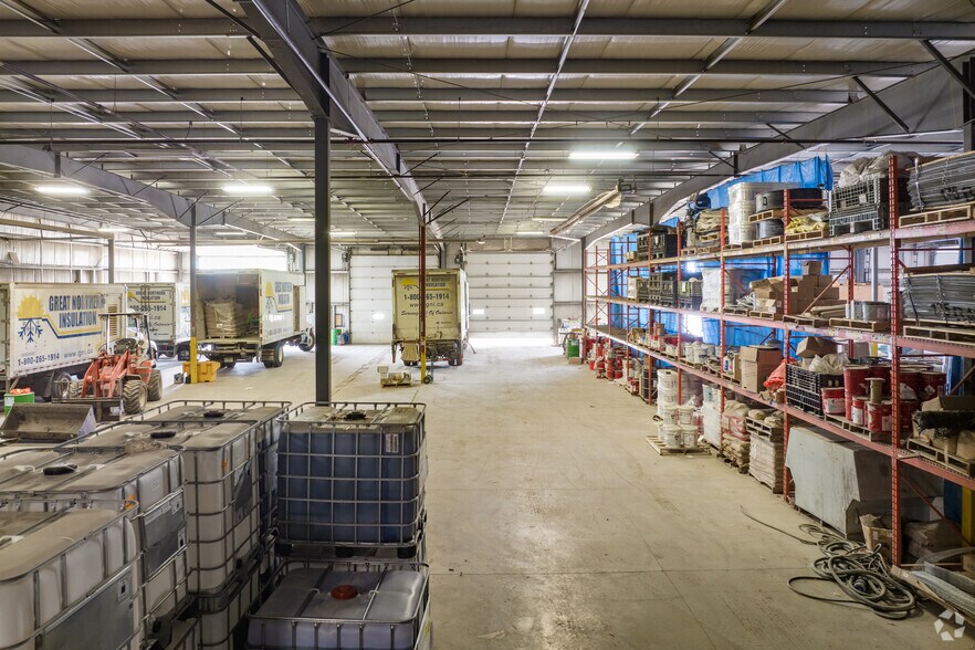 More Photos Of 921 Keyes Dr, Woodstock Warehouse For Lease