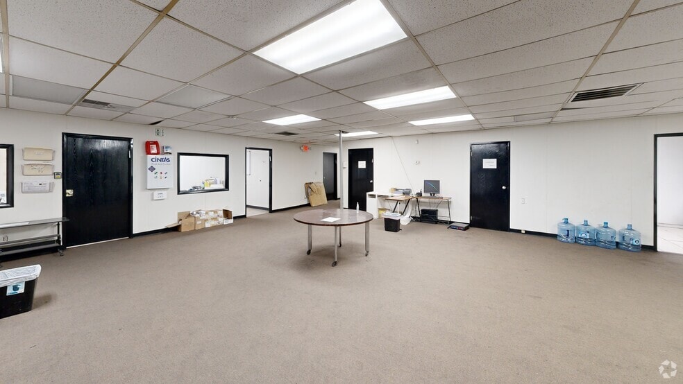 More Photos Of 1437 E State St, Hamilton Unknown For Lease