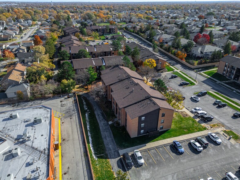 More Photos Of 9200-9330 Hunter Dr, Orland Hills Apartments For Sale