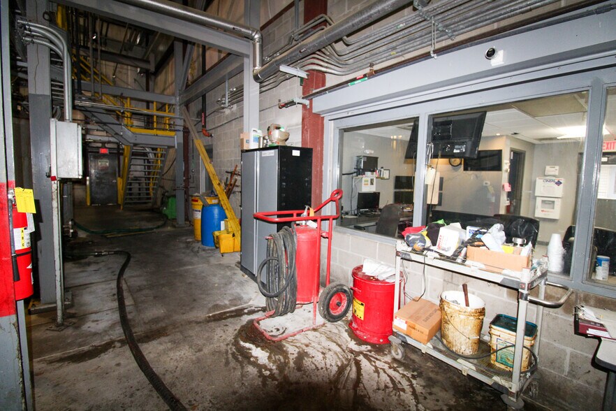 More Photos Of 5640 44th Ave S, Clinton Office For Sale