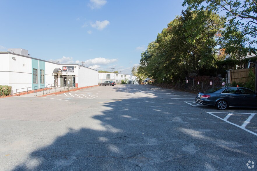 More Photos Of 60-64 Needham St, Newton Storefront Retail Office For Lease