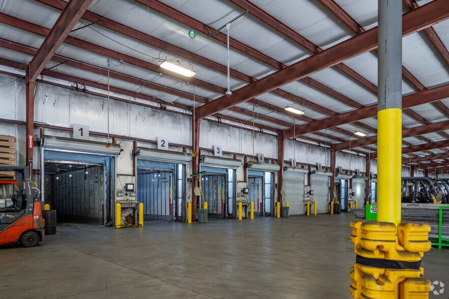 More Photos Of 4025 S Dye Rd, Swartz Creek Truck Terminal For Sale