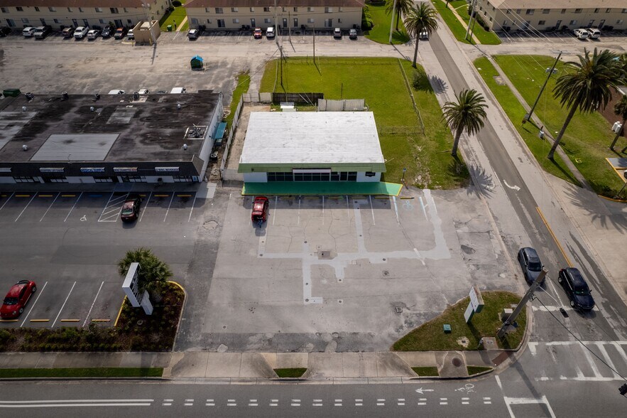 More Photos Of 599 Beville Rd, Daytona Beach General Retail For Sale