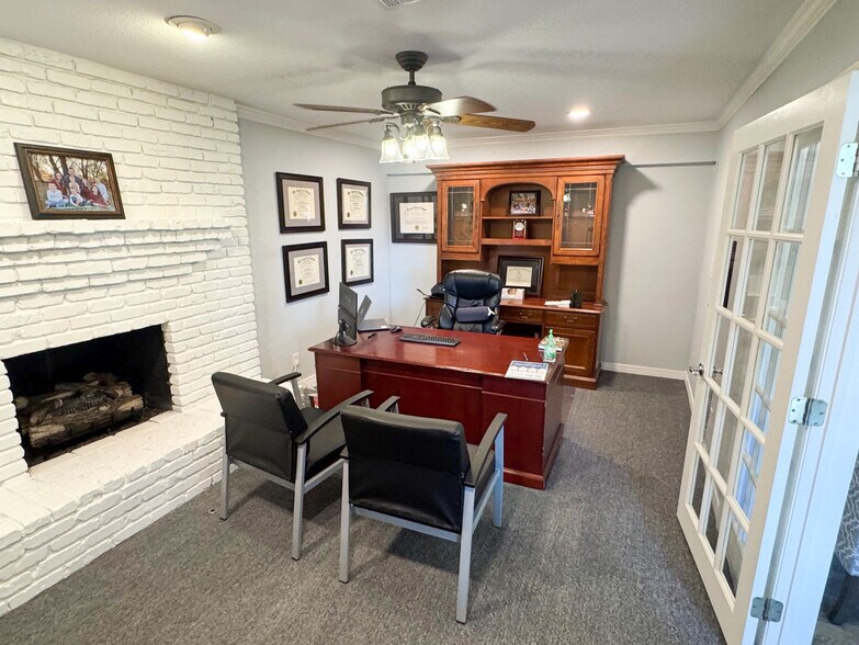 More Photos Of 2001 W Washington St, Broken Arrow Office For Sale