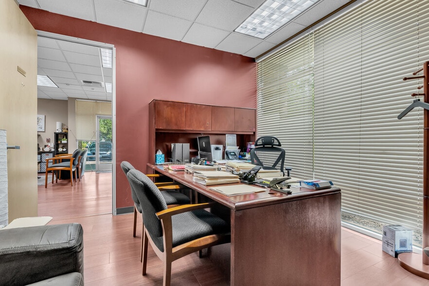 More Photos Of 1930 Del Paso Rd, Sacramento Medical For Sale