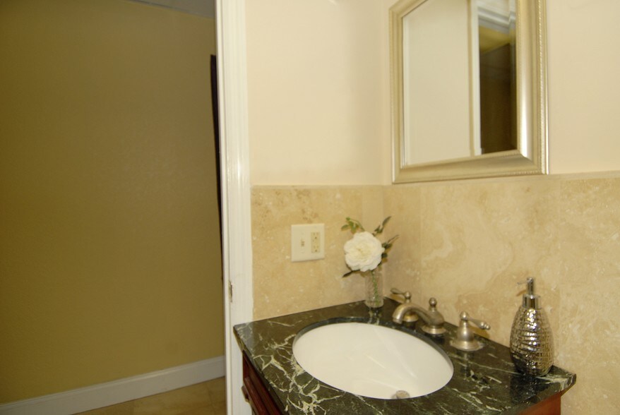 More Photos Of 1730 E Commercial Blvd, Fort Lauderdale Medical For Sale