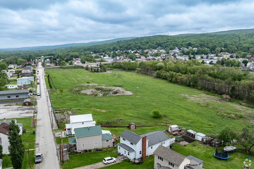 Primary Photo Of 403 W 3rd St, Derry Flex For Lease