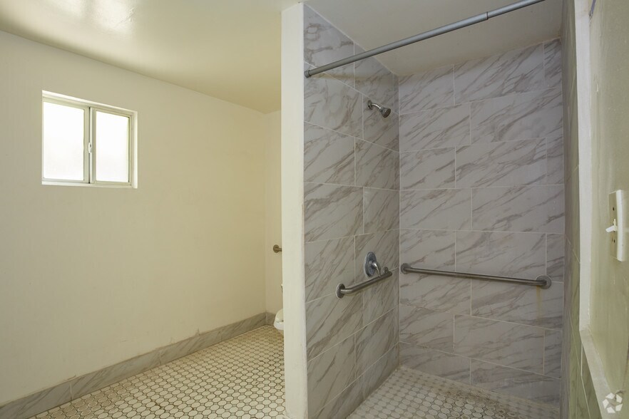 More Photos Of 707 E 7th St, Long Beach Apartments For Sale