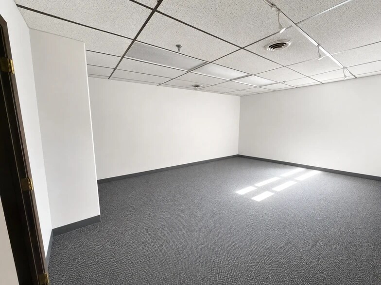 More Photos Of 4211 Rhode Island Ave N, New Hope Freestanding For Lease